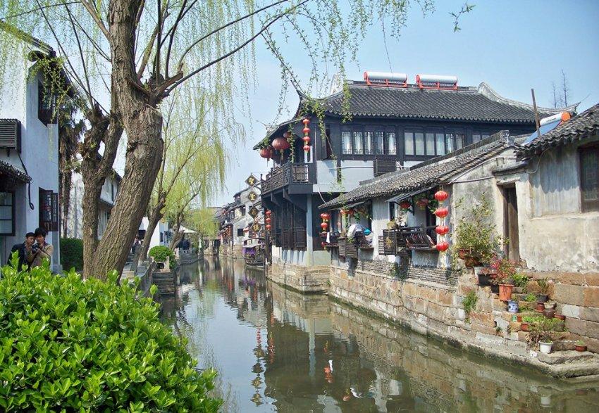 逃出平静乡村